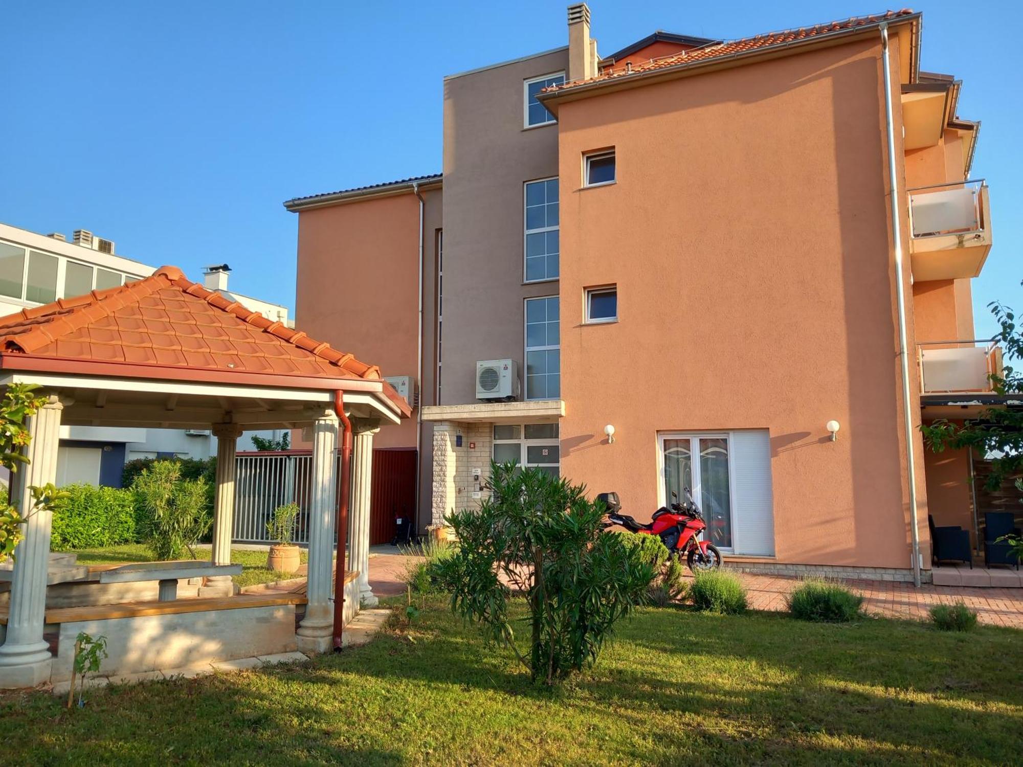 Bed & Breakfast Grgic Novigrad  Exterior photo